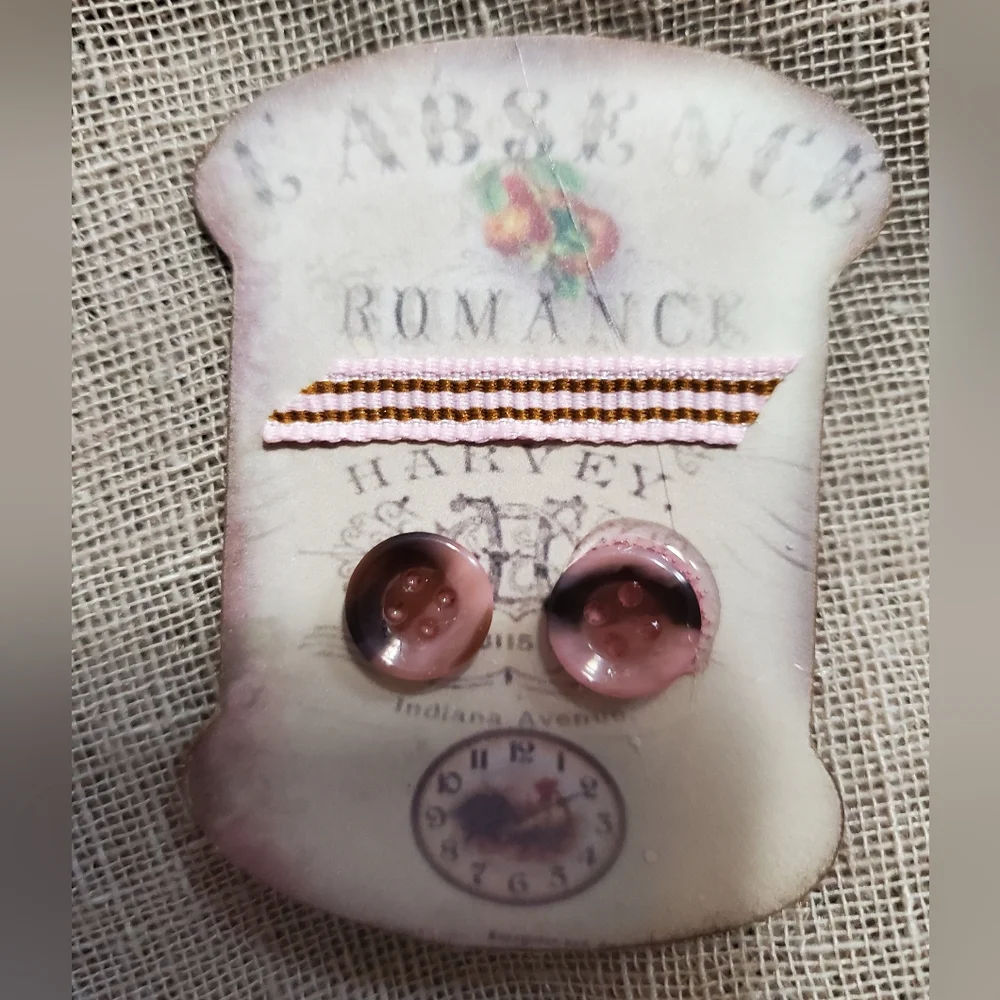 🙏 HAND CRAFTED Set of 8 button card tags ephemera - Picture 4 of 11